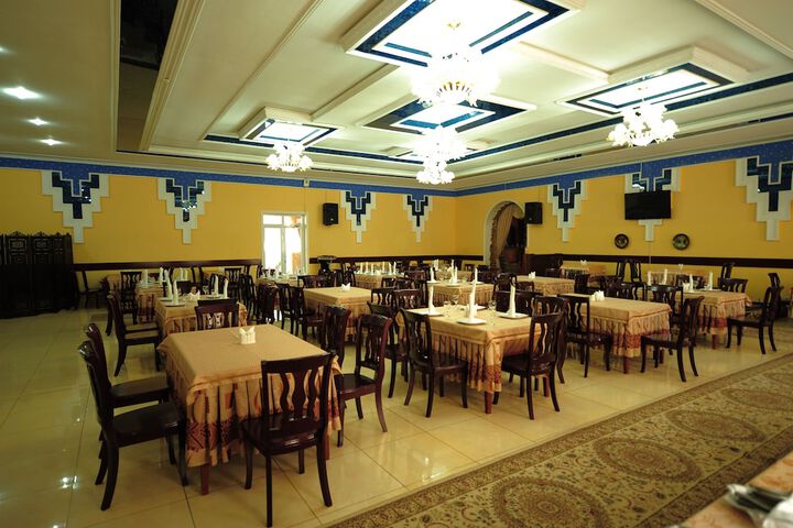 Dining 23 of 41