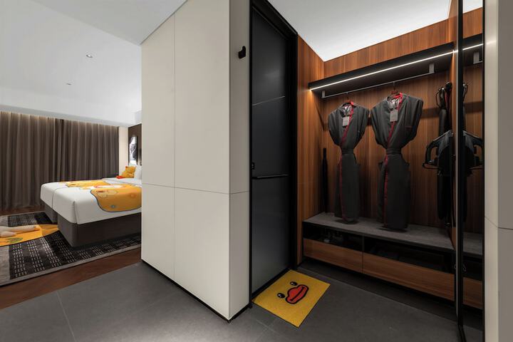 Room 17 of 82