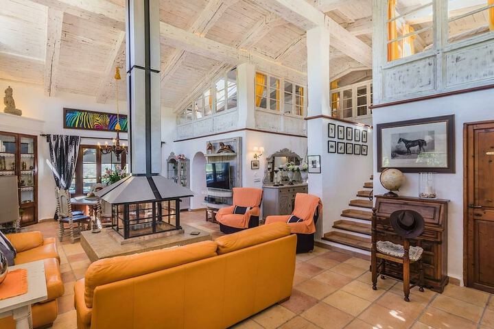 Beautiful Country House set on a Hilltop With Views of the Sierra de Tramuntana