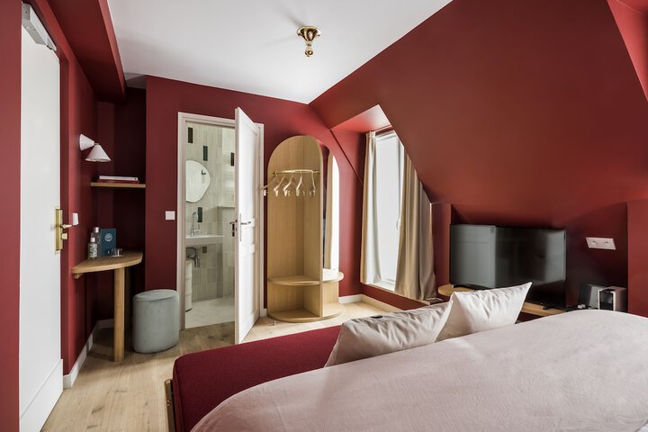 Room 8 of 44