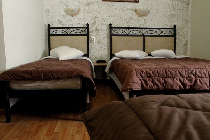 Room 13 of 35