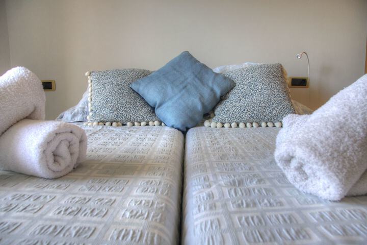 Room 5 of 28