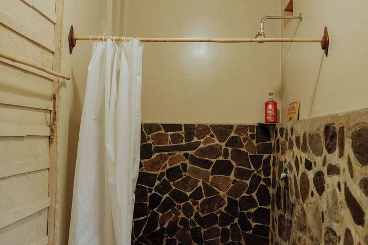 Room 15 of 148