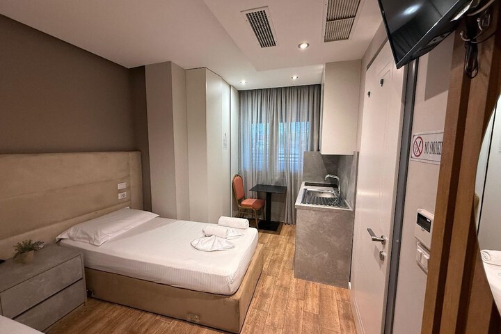 Room 12 of 34