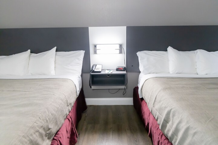 2 Double Beds (2 of 11)