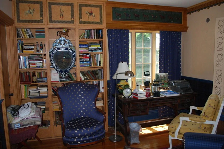 Room 4 of 13