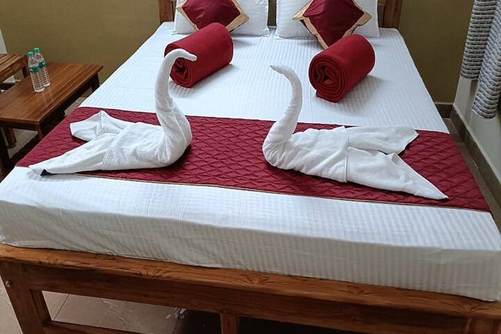Room 5 of 33