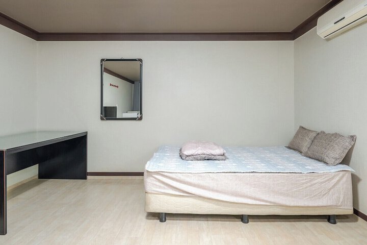 Room 87 of 100