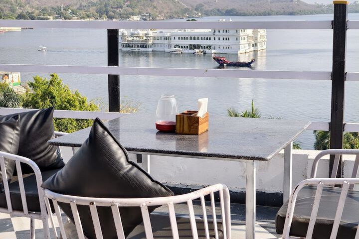 Hotel Lake Star Bistro in Udaipur
