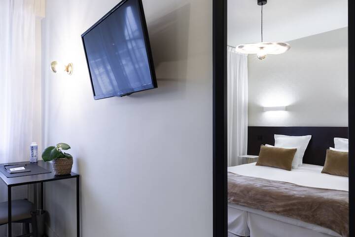 Room 8 of 36
