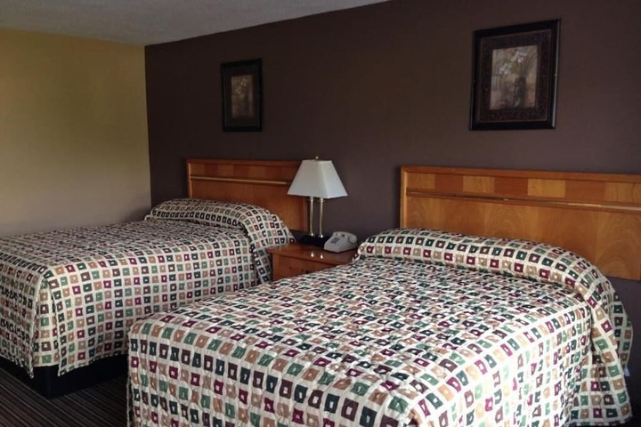 Room 8 of 16