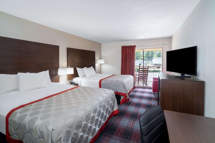 2 Queen Beds Second Floor No Balcony (6 of 8)