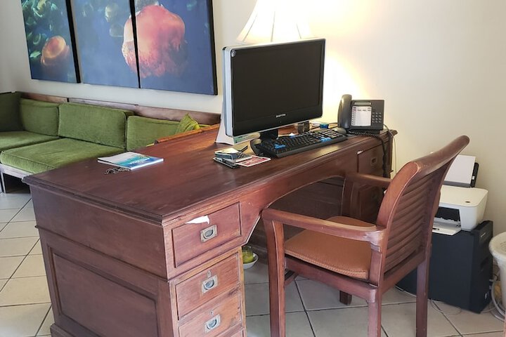 Business Center 29 of 43