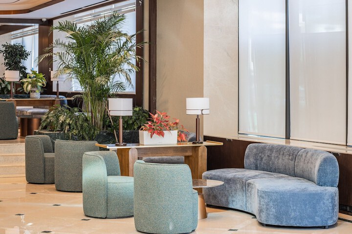 Entrance & Lobby