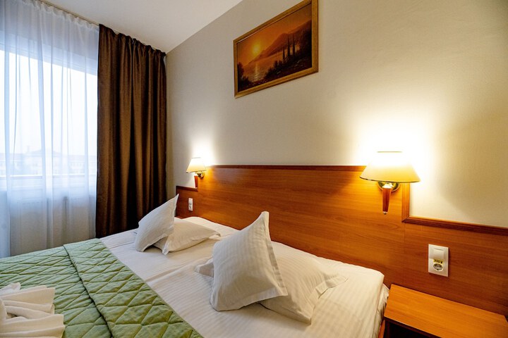 Room 3 of 32