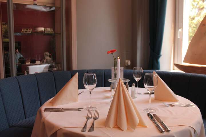 Dining 17 of 39