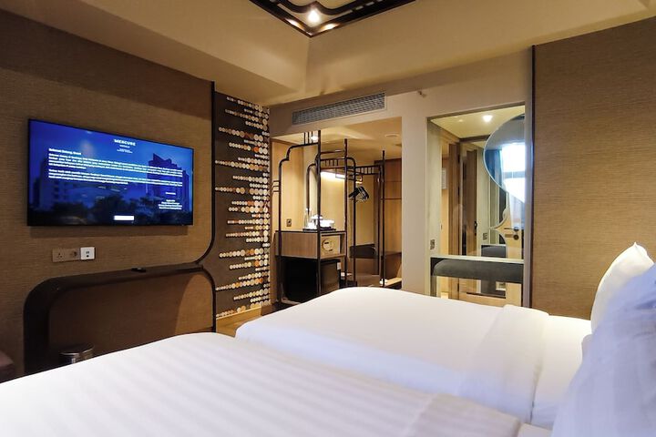 Room 21 of 119