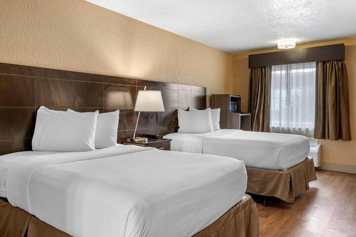 1 Double Bed Microwave and Refrigerator Shower Only Full Breakfast (11 of 15)
