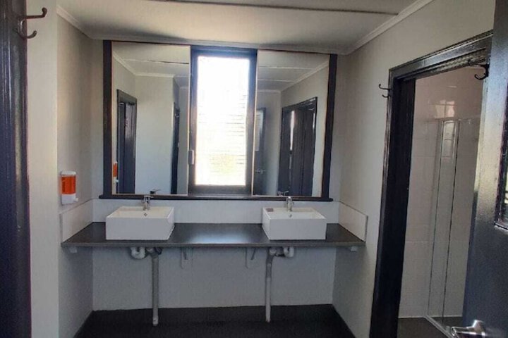 Room 5 of 6