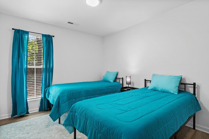 Room 106 of 759