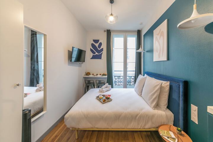 Room 65 of 185