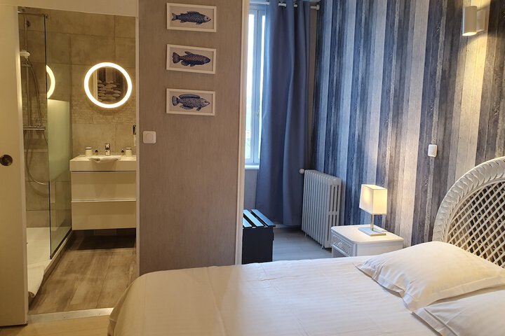 Room 16 of 39
