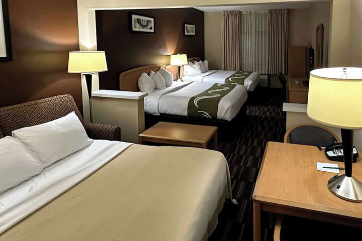 1 King Bed Suite (19 of 21)