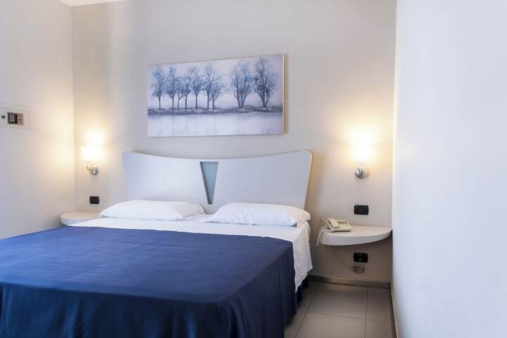 Room 9 of 31