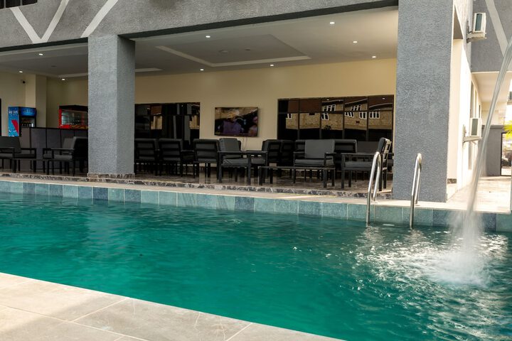 Pool 25 of 32