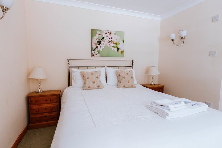 Room 3 of 20