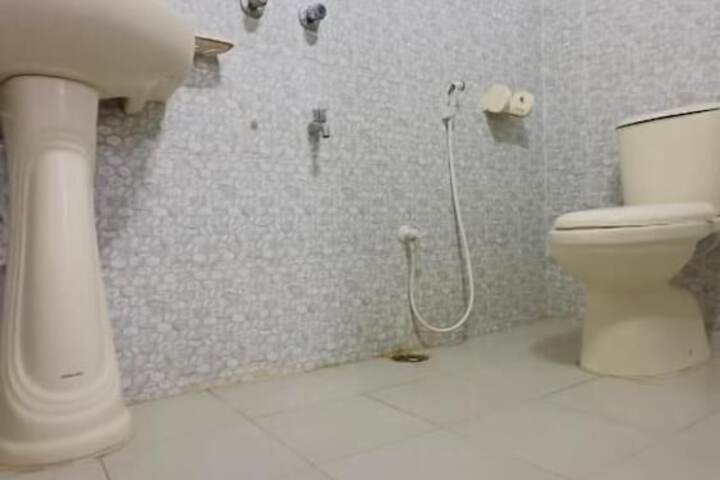 Room 17 of 20
