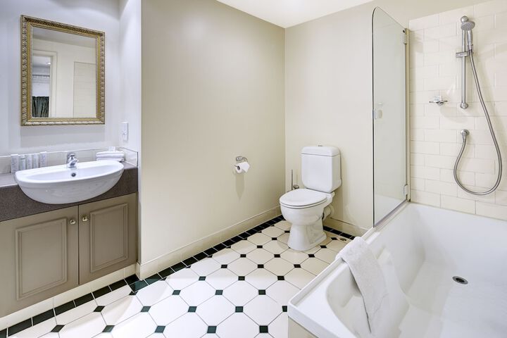Room 15 of 25