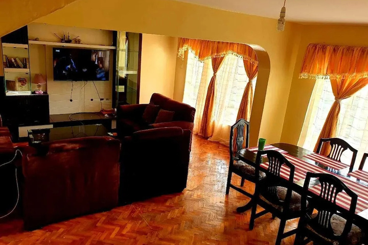 Room 3 of 8
