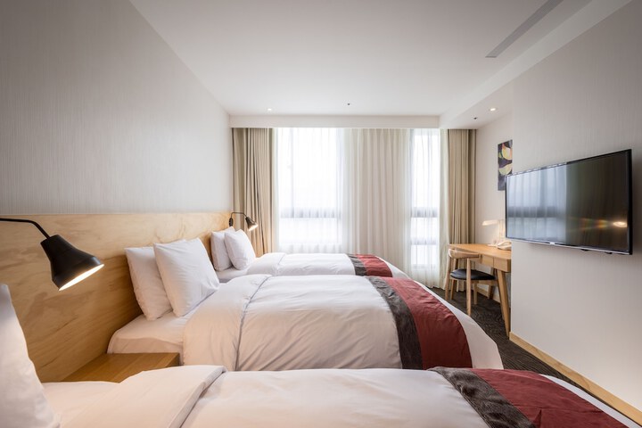 Room 28 of 58