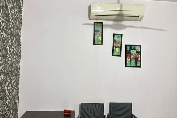 Room 9 of 29