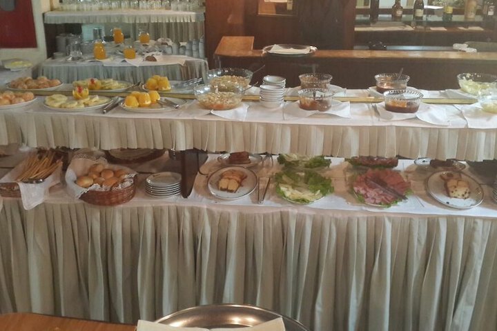 Dining 18 of 27