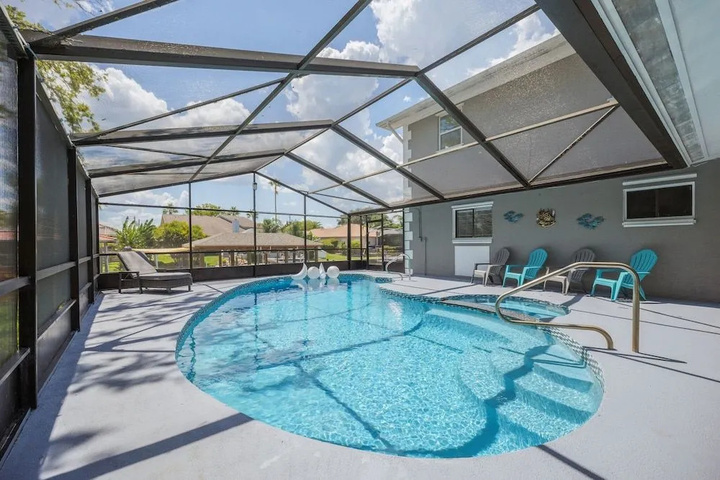 Pool 10 of 22