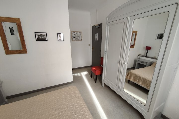 Room 24 of 71
