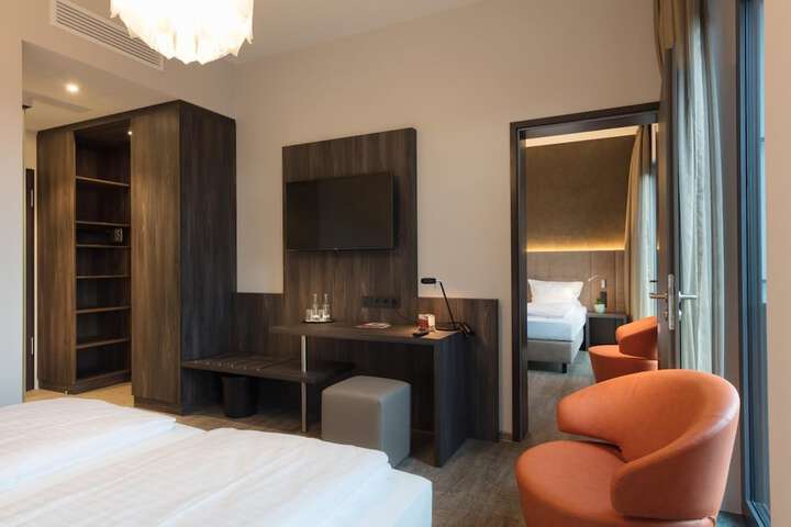 Room 15 of 43