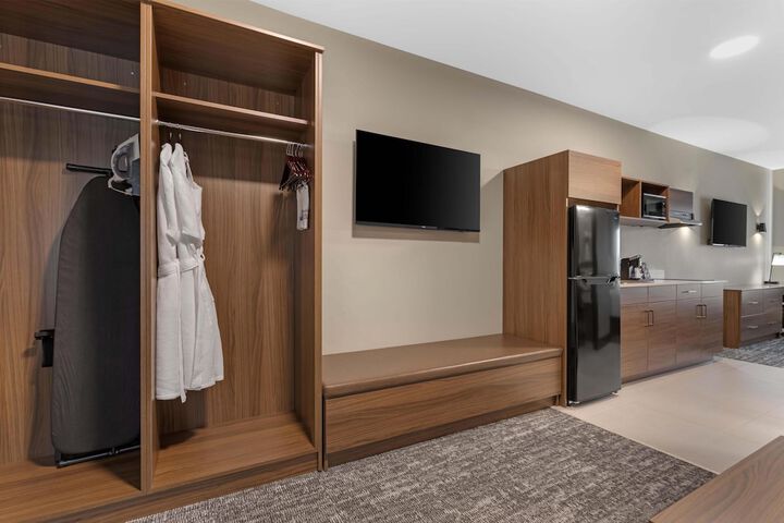 Room 9 of 70