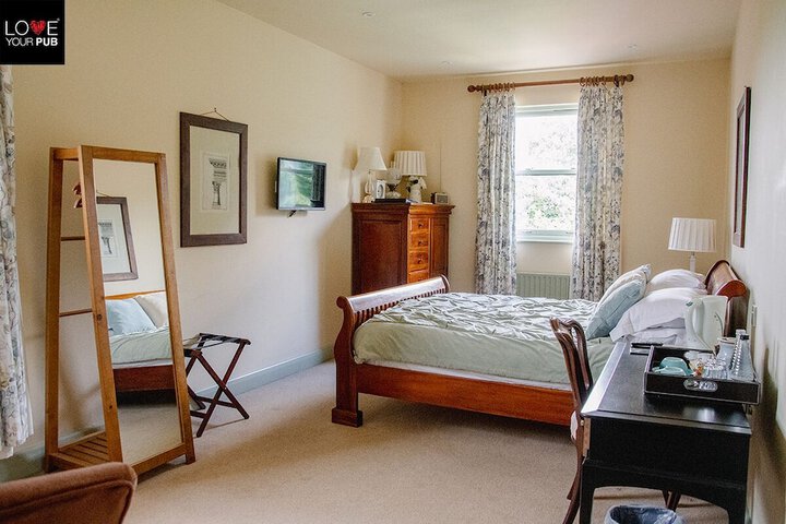 Room 4 of 18