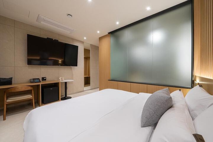 Room 40 of 73