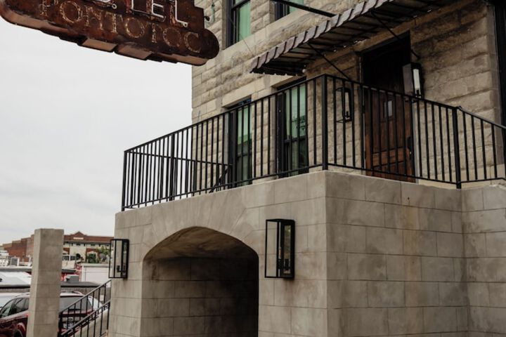 Hotel Pontotoc in Memphis, TN
