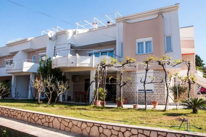 Erikas 100m From sea A6
