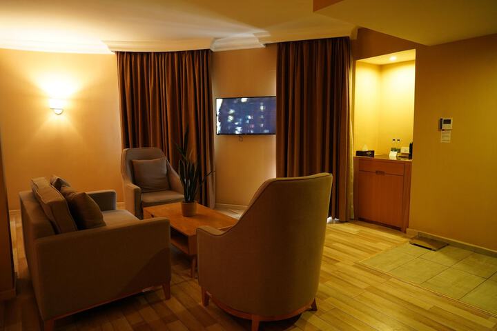 Room 65 of 163