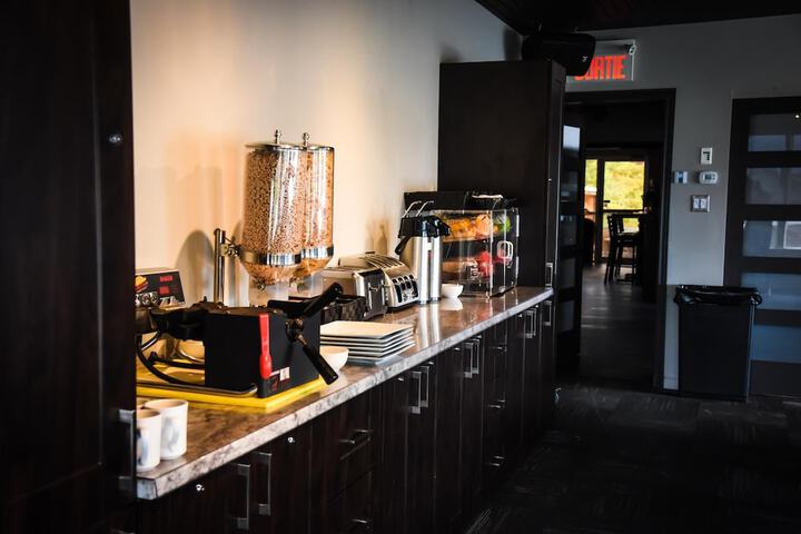 Breakfast/Coffee Service 21 of 53