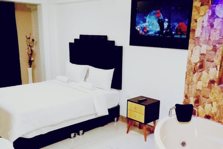 Room 8 of 23