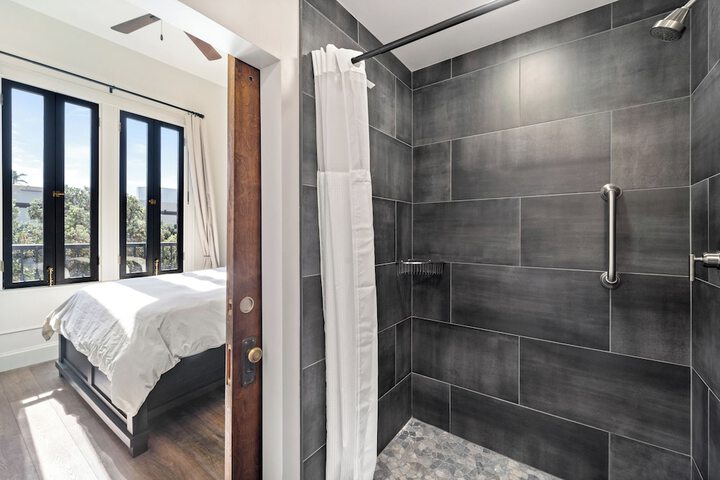 Room 173 of 191
