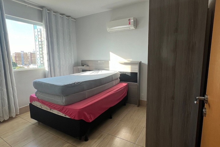 Room 6 of 44
