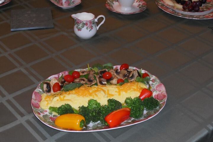 Dining 13 of 25